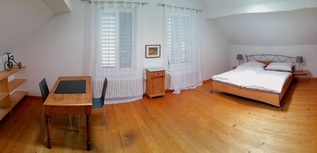 Rooms-Zimmer Neuhausen Am Rheinfall Eksteriør bilde