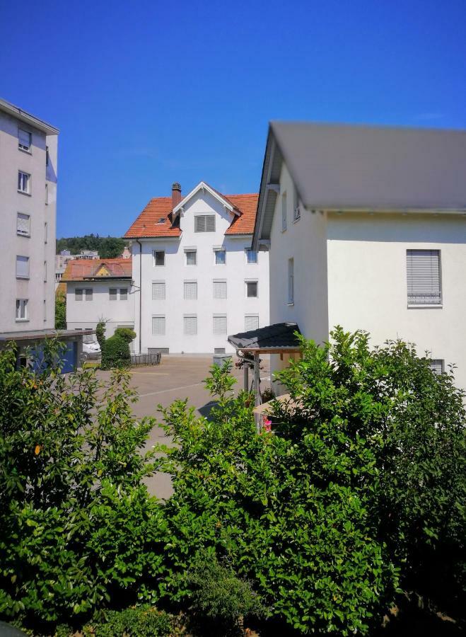 Rooms-Zimmer Neuhausen Am Rheinfall Eksteriør bilde