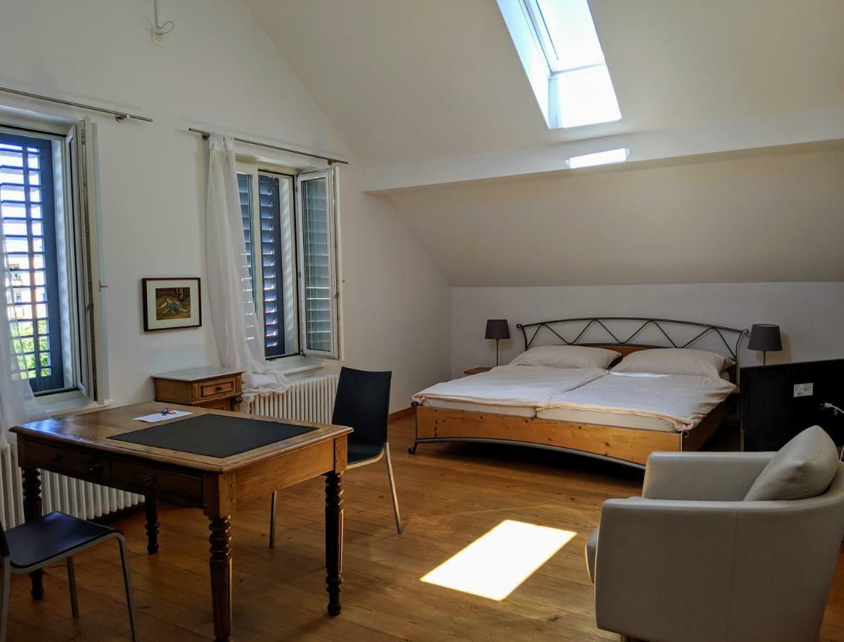 Rooms-Zimmer Neuhausen Am Rheinfall Eksteriør bilde