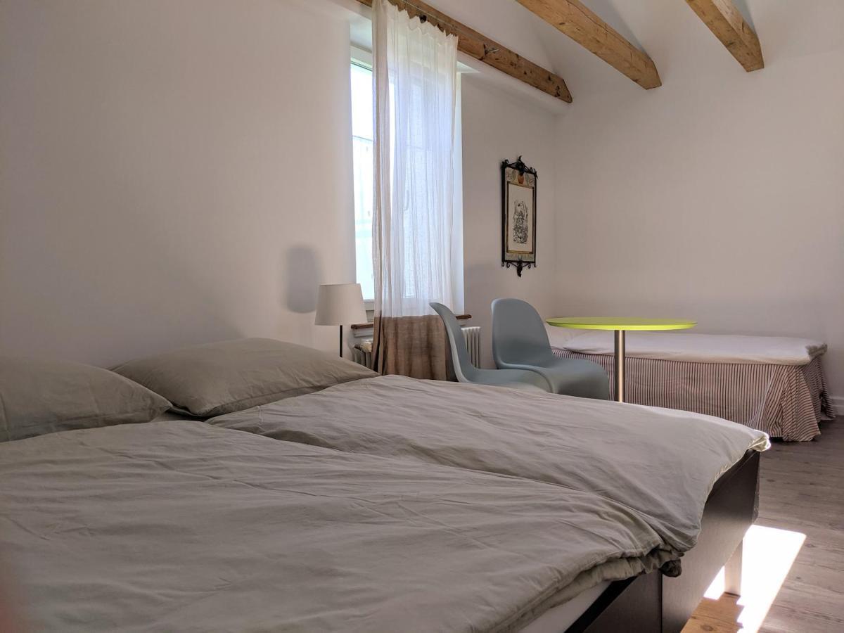 Rooms-Zimmer Neuhausen Am Rheinfall Eksteriør bilde